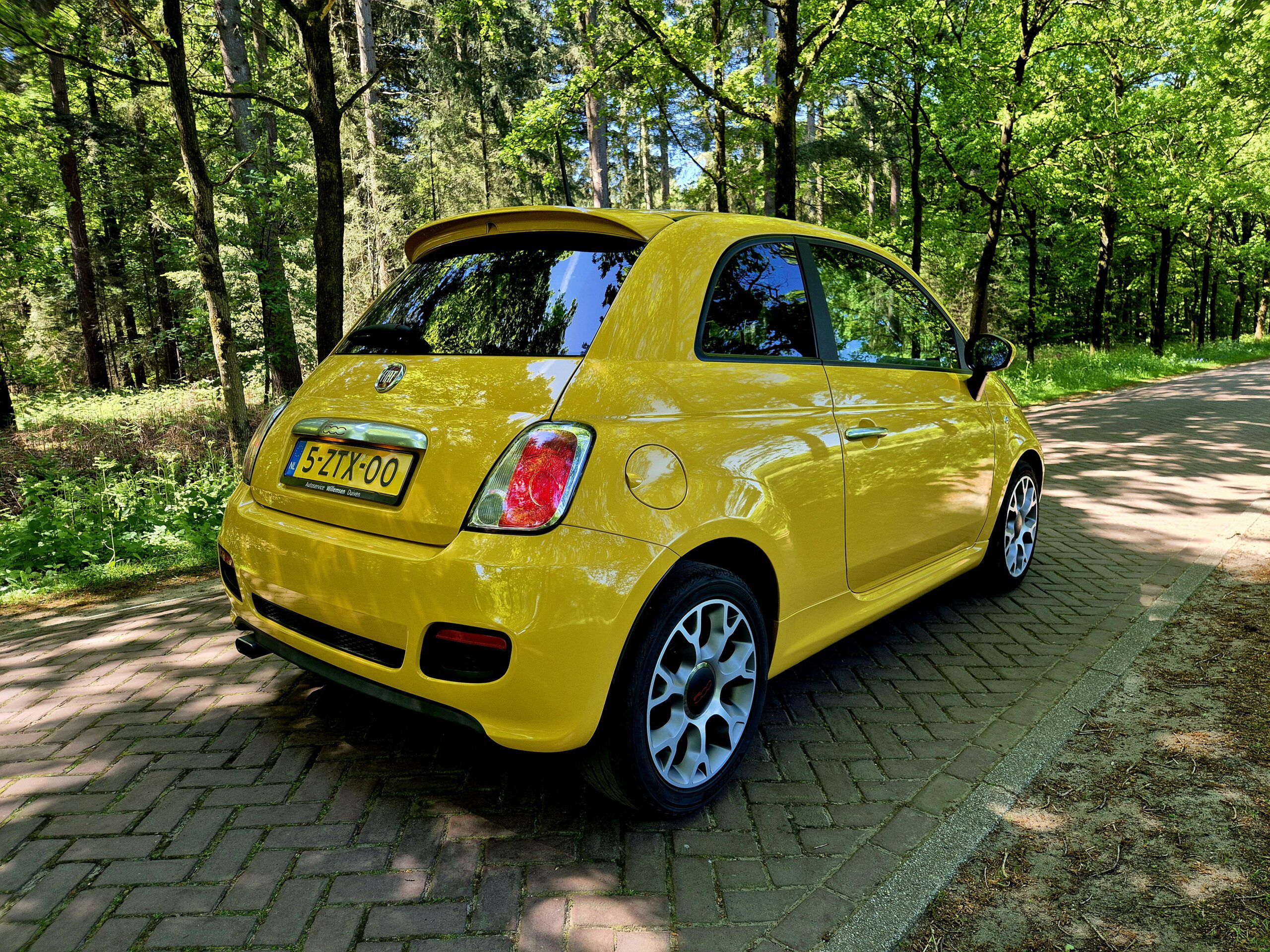 Fiat 500S 2015 geel